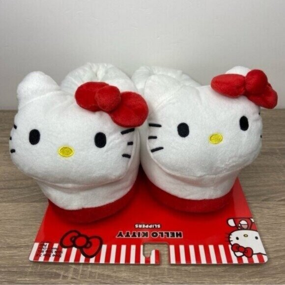 Hello Kitty White & Red Slipper NEW - Picture 1 of 7